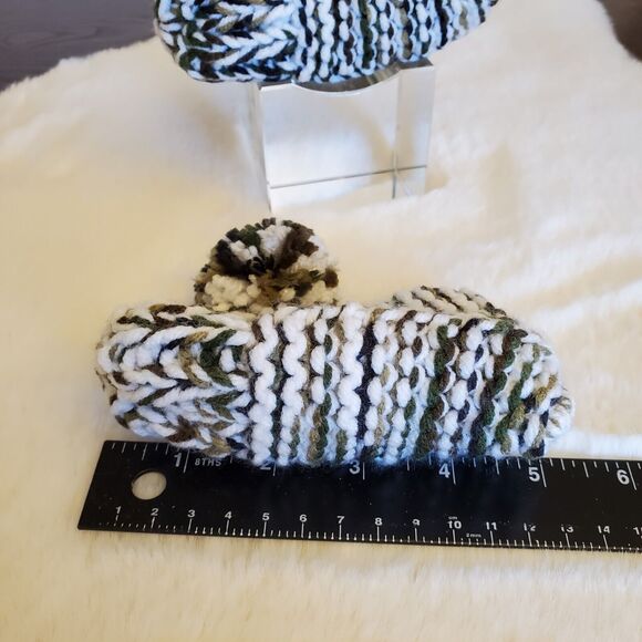 Unisex Crushet Handmade Newborn-3 Mo. Army Green White Booties NEW - Picture 6 of 7
